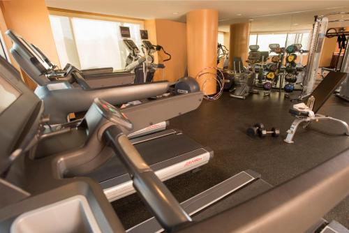 Kimpton Marlowe by IHGにあるフィットネスセンターまたはフィットネス設備
