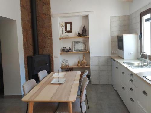 Kuchyňa alebo kuchynka v ubytovaní holiday home Las Bellas, Adeje