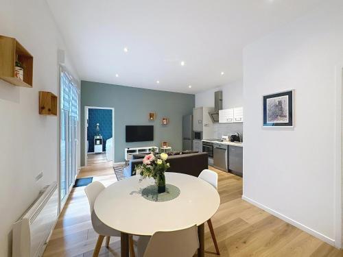 Le Sacré - CENTRE - Cour privative - PARKING