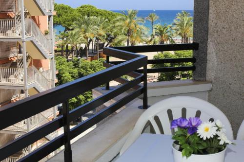 Photo de la galerie de l'établissement PINEDA BAHIA HomeStay by Turismar, à La Pineda