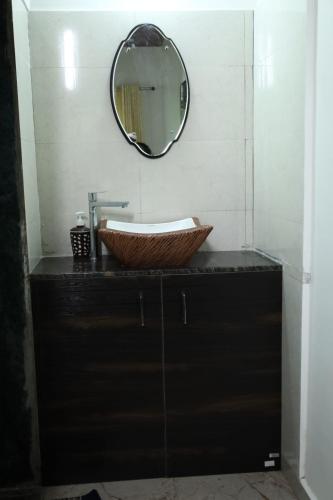 Bilik mandi di Sargavi Villa