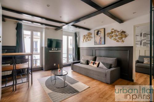 13 Luxury Flat eiffel design 2