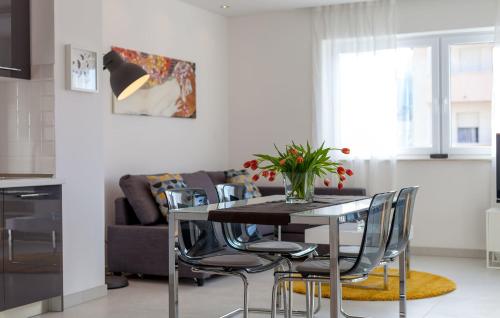 Гостиная зона в Villa Azalea apartments A2