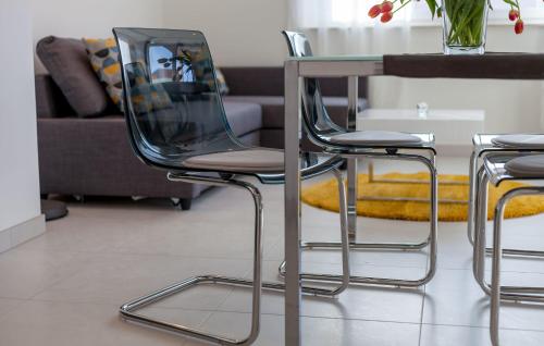 Гостиная зона в Villa Azalea apartments A2