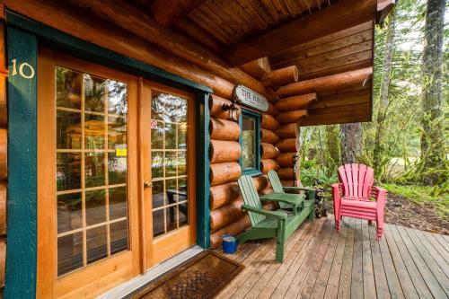 Un jardín fuera de Snowline Cabin #10 - Log Cabining At Its Best Free Wi-Fi!!