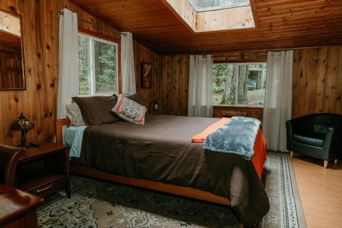 Postel nebo postele na pokoji v ubytování Blissful Solitude Cottage