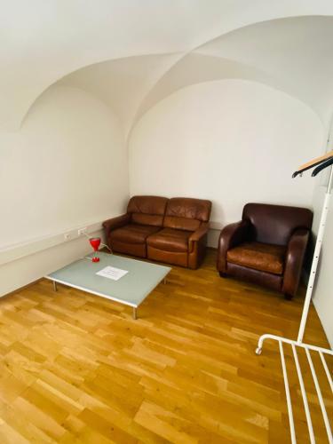 Wohnung, 3 Zimmer, eines davon Durchgangszimmer, ruhig, Graz Zentrum