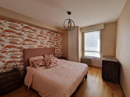 Posteľ alebo postele v izbe v ubytovaní Comfortable apartment, 50 m sandy beach