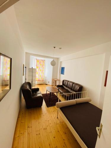 Wohnung, 2 Schlafzimmer, straßenseitig