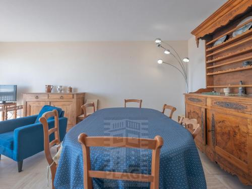 Appartement 4 pièces avec balcon face mer, proche plage et commerces, idéal famillies - FR-1-197-199