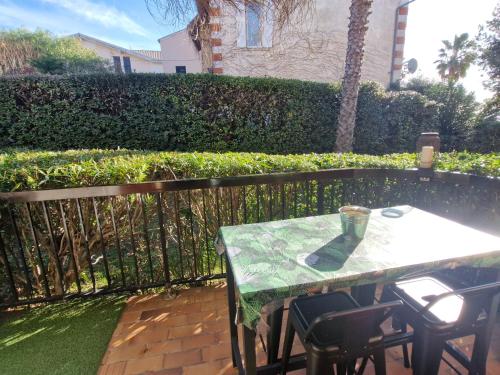 Appartement 2 pièces climatisé, belle terrasse, parking privé, proche centre-ville et plage Sainte-Maxime - FR-1-780-43
