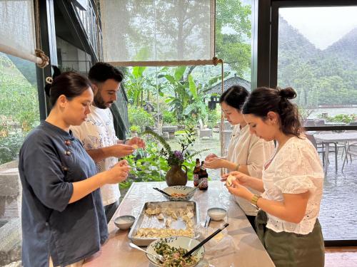Hosté ubytování Guilin Reed Flute Retreat Free pick-up service over 2 nights