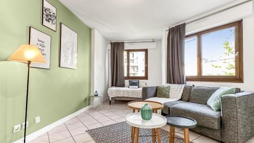 HOMEY FLORISSANT - Proche Gare / Parking gratuit / Balcon privé / Wifi gratuit
