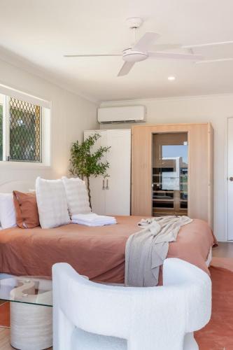 Χώρος καθιστικού στο Urban Getaway Bargara Central