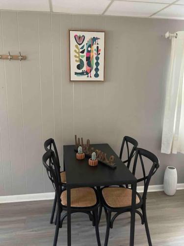 Posezení v ubytování Midtown at Marion Green - 1BR 1BA - Close to FAMU FSU TMH