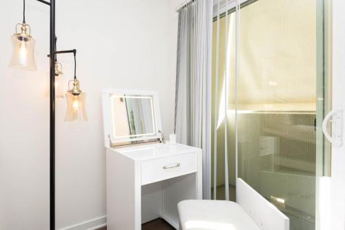 Hollywood Apartment Near Walk of Fame photo 12