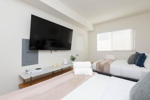 Hollywood Apartment Near Walk of Fame photo 17