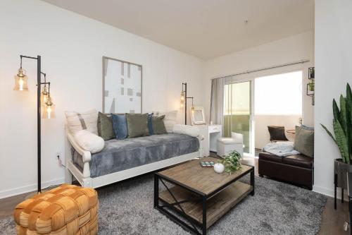 Hollywood Apartment Near Walk of Fame photo 8