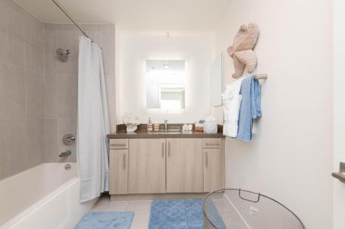 Hollywood Apartment Near Walk of Fame photo 9