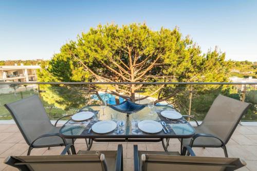 Balaia Residense Penthouse 2 Bedroom Apartment with Pool