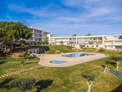 Balaia Residense Penthouse 2 Bedroom Apartment with Pool