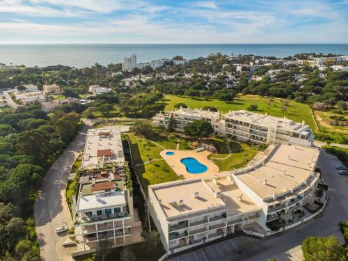 Balaia Residense Penthouse 2 Bedroom Apartment with Pool