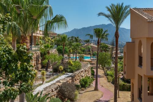 Serene 3-Bedroom with Sea and Sunset Views