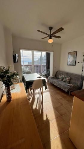 Bonito apartamento vista mar AV-25