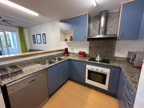 Apartamento con vistas a la psicina comunitaria AV-29