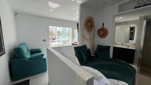Precioso estudio al lado playa AV-63
