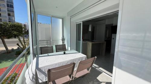 Precioso estudio al lado playa AV-63