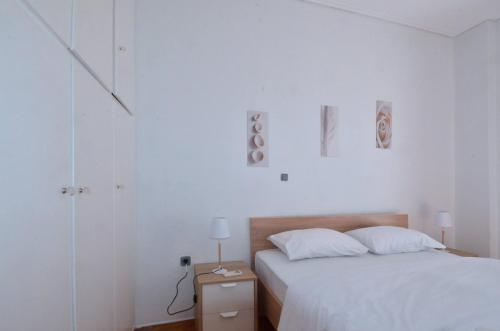 A cozy minimal apartment at Koukaki, Dimitrako...