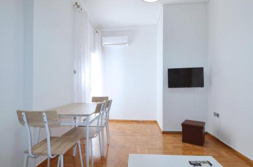 A cozy minimal apartment at Koukaki, Dimitrako...