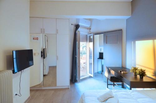 A minimal retire at Kypseli with an amazing view
