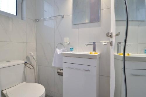 Agia Paraskevi, a cozy and minimal retire
