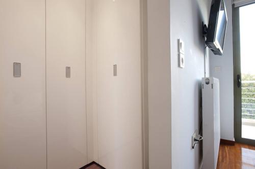 Voula, A modern, minimal and stylish, apartment