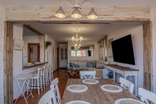 Villa Atlantica - Cliffside Retreat