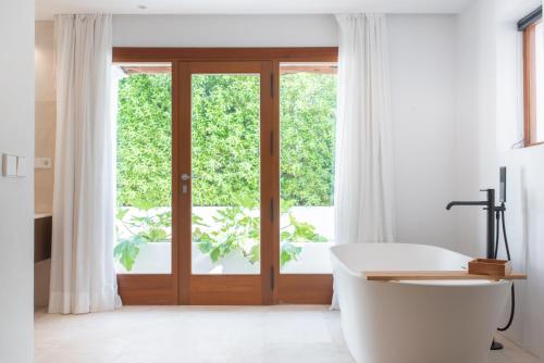 Chic Ibiza Villa nearby Olivera beach photo 3