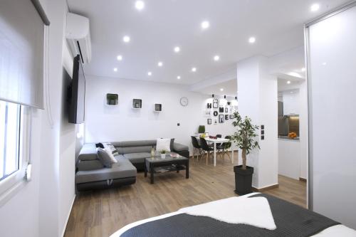 (A) Koukaki, A modern, newly refurbished Studio