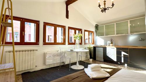 Η κουζίνα ή μικρή κουζίνα στο Residence Surian