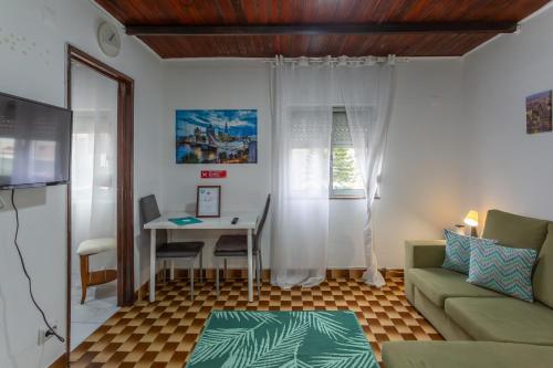 BeGuest Caparica Sunny Beach