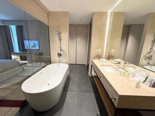 Swisstouches Hotel Ammanにあるバスルーム