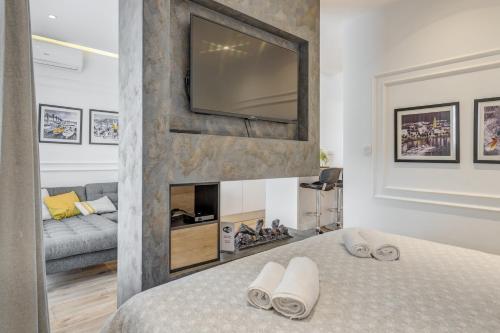Romanca Deluxe Studio - City View