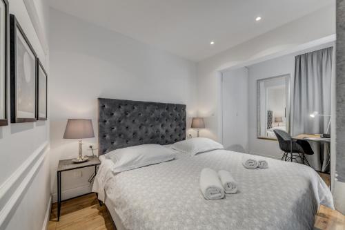 Romanca Deluxe Studio - City View