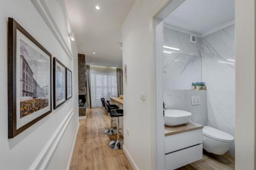 Romanca Deluxe Studio - City View