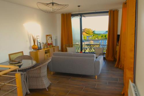 pontons view residence