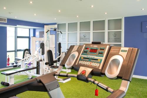 The fitness center and/or fitness facilities at Cork Airport Hotel