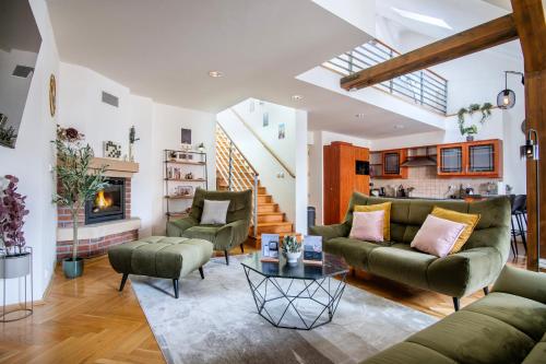 Duplex 165m2 with VIEWS only 30 Seconds to Charles Bridge