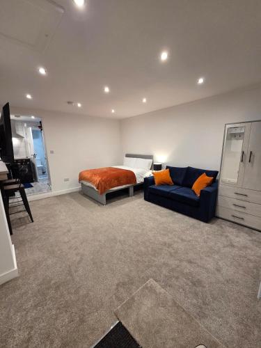 Posezení v ubytování Modern Studio Apartment in Blackburn Town Centre