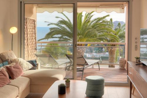 Auré-Parking-Piscine-Terrasse-VCA